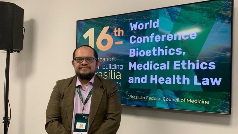 Profesor Calahorrano participó en conferencia mundial de bioética y Derecho a la Salud