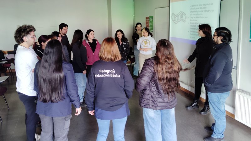 Taller de Habilidades Sociales fortalece la comunicación y el trabajo en equipo en futuros educadoras(es) de Pedagogía en Educación General Básica