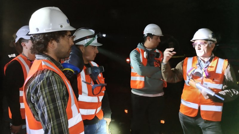 Estudiantes de Ingeniería Civil en Minas visitan la Mina Chépica de la Minera Paicaví S.A.