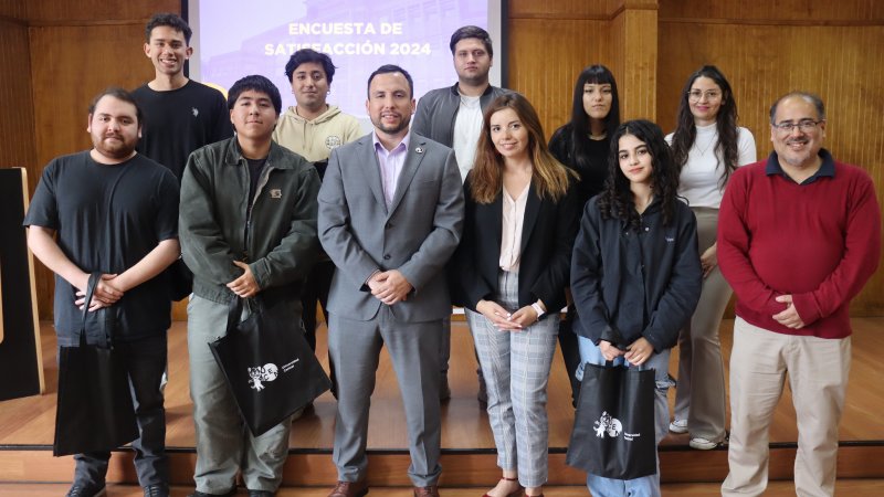 Reconocen a estudiantes ganadores por responder la Encuesta de Satisfacción 2024