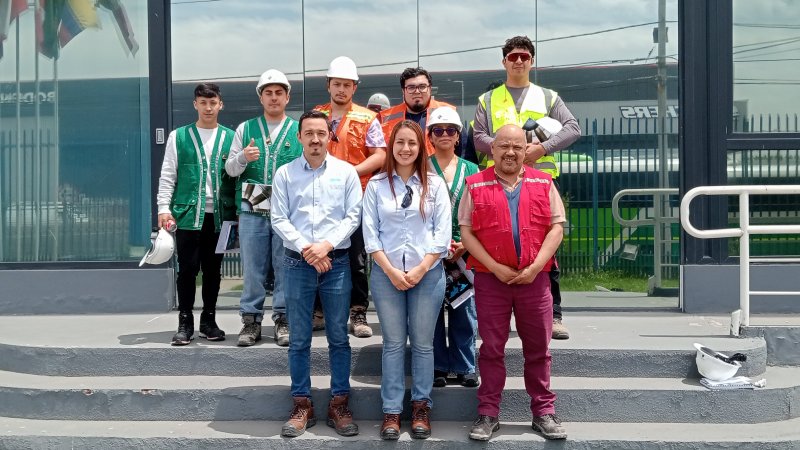 Estudiantes de Ingeniería Civil en Minas visitan planta de empresa Zitrón