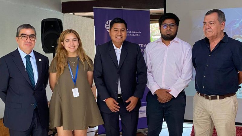 Vicerrector Regional, Jaime E. Alonso; Directora de la Oficina de Turismo de la Municipalidad de Arica, Josefa Herrera; Gobernador de Arica y Parinacota, Diego Paco; Hermes Gómez; Director de Corfo de Arica, Luis Rocafull